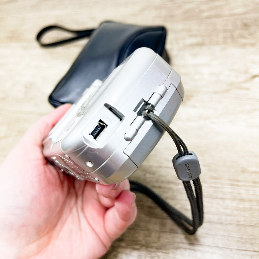 OLYMPUS CAMEDIA D-390 .2mp CCD SENSOR DIGITAL CAMERA .TESTED AND WORKING. - Picture 11 of 16
